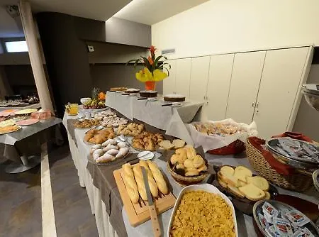 Ξενοδοχείο Hotel Delta 3*