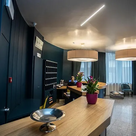 Hotel Delta Hotel 3*