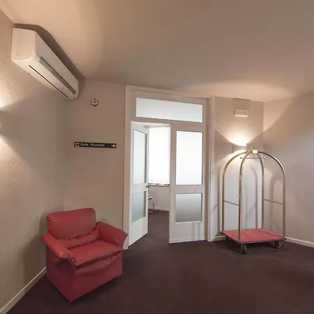 Hotel Delta Hotel 3*